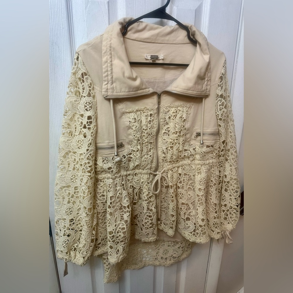 Gimmicks by BKE Cream Lace Utility Jacket